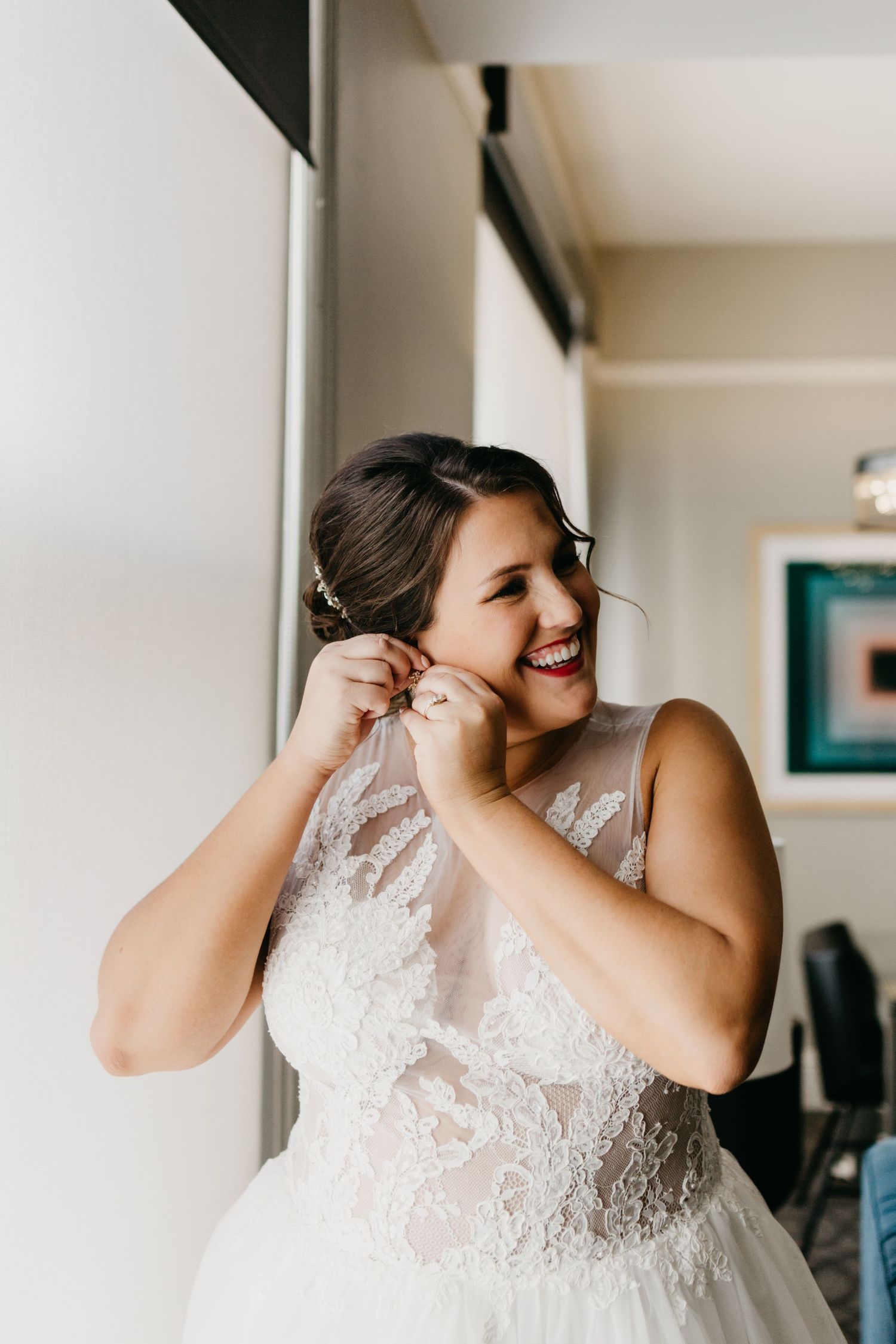 denver wedding, getting ready, bride, classic, beautiful, mansion, romantic, wedding, denver, ideas, inspiration