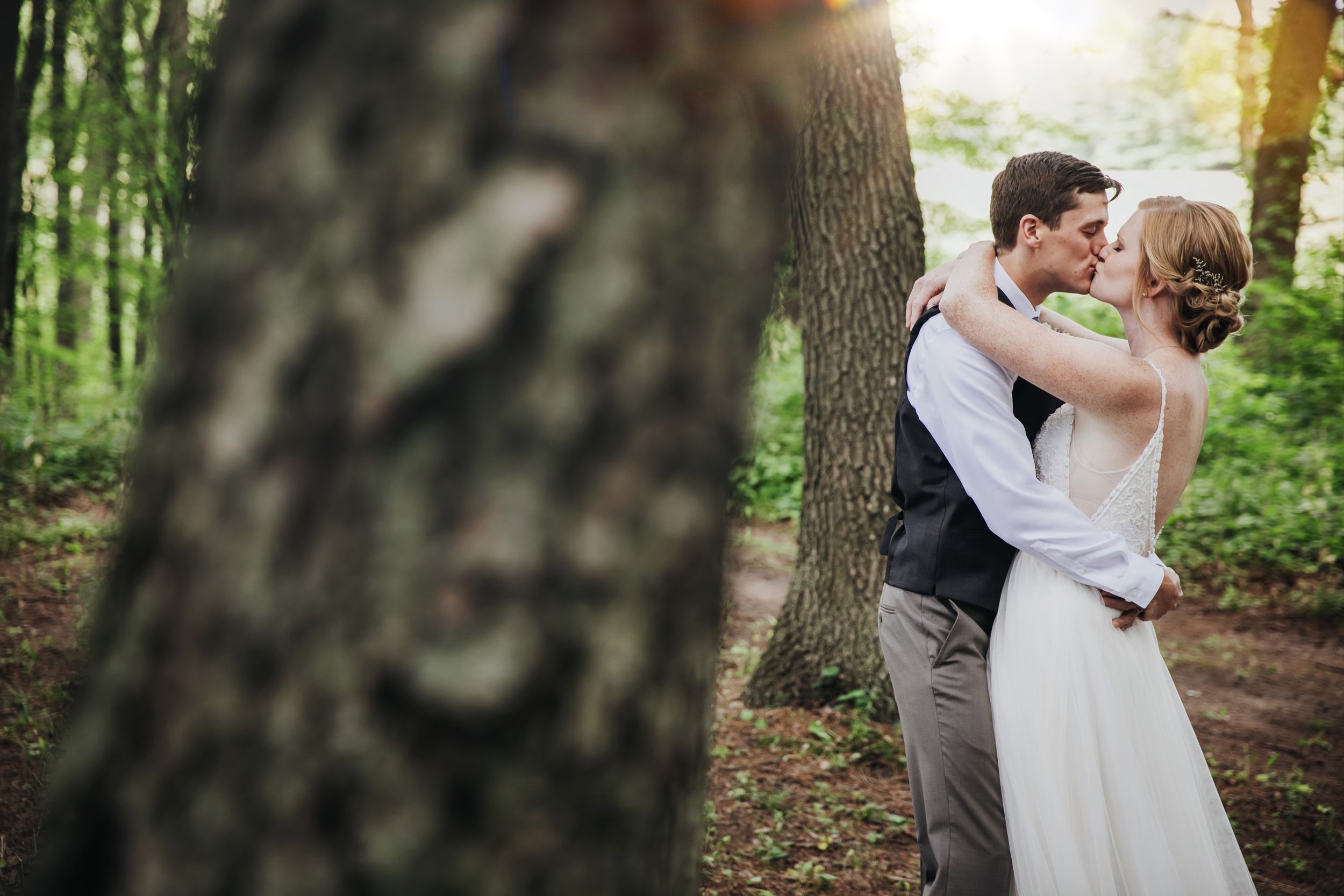 Charming rustic backyard wedding in Mount Brydges Ontario by London photographer Shawn Van Daele