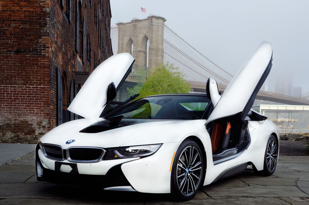 2019 BMW i8 white Dumbo Brooklyn New York Doors up BMW Group Culture Manhattan Bridge