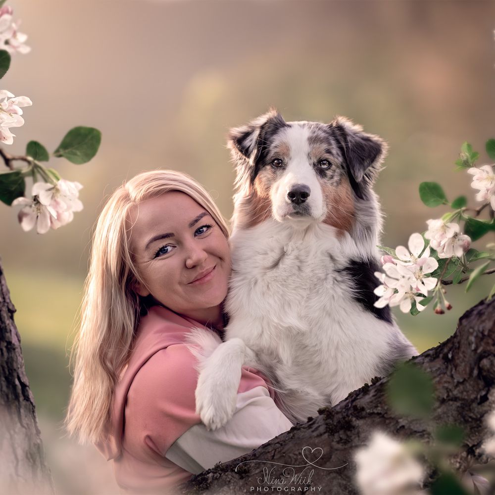 Nina Wiik and Poppy the australian shepherd