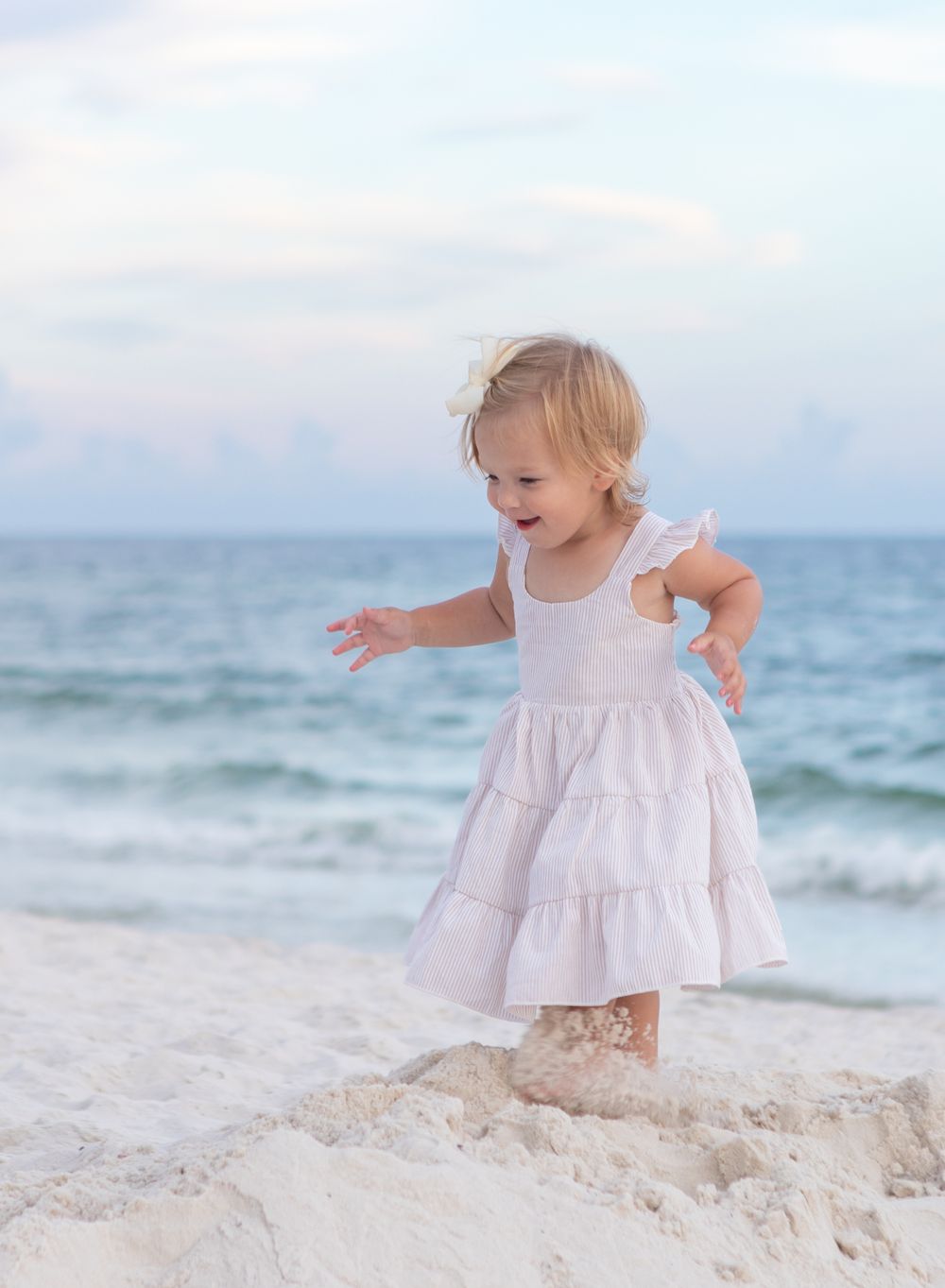 Family portrait Gulf State Park Gulf Shores AL photographer, Gulf Shores Family Photography, toddler girl smiling