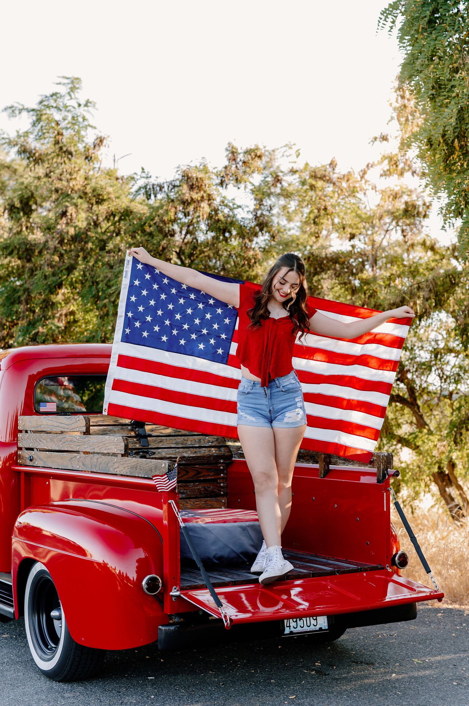 Senior pictures with the American flag