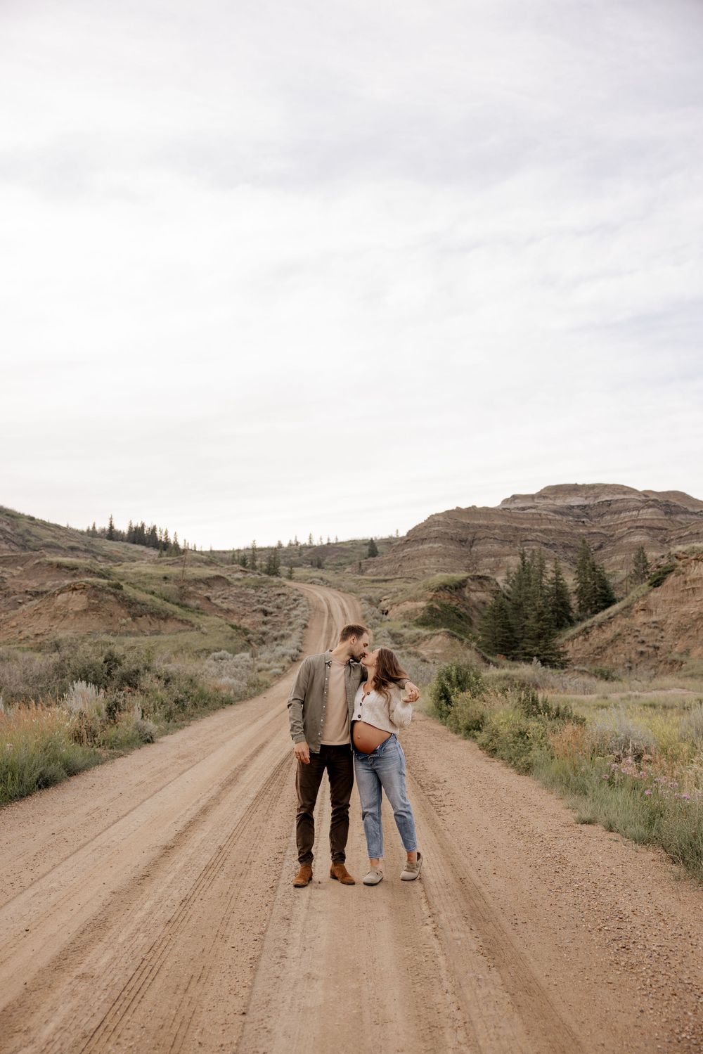 Maternity pictures taken in calgary alberta