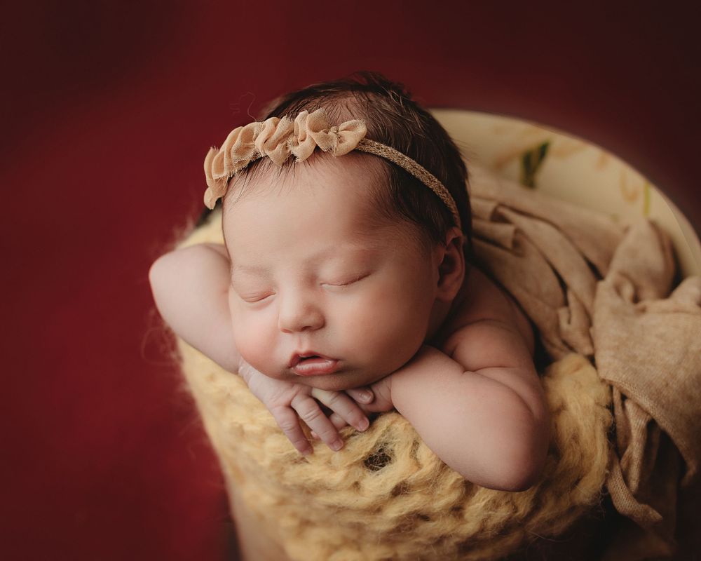 Professional newborn photo - caramel