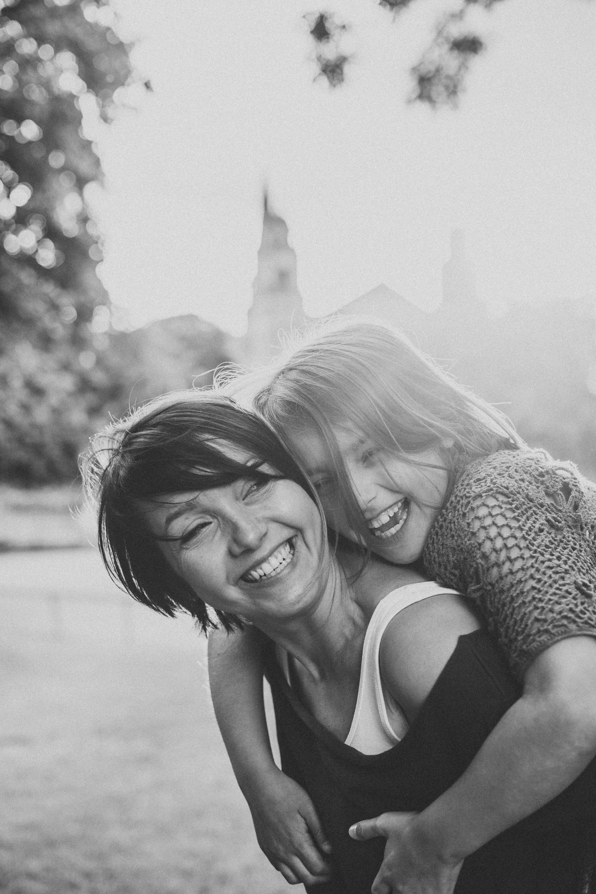 Edinburgh family & newborn photographer, daughter and mum, eyes, black and white, mum and daughter photo, family photo i