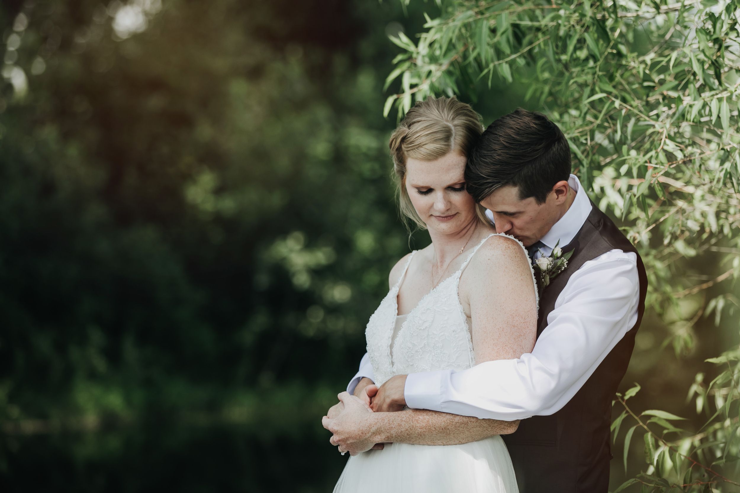 Charming rustic backyard wedding in Mount Brydges Ontario by London photographer Shawn Van Daele