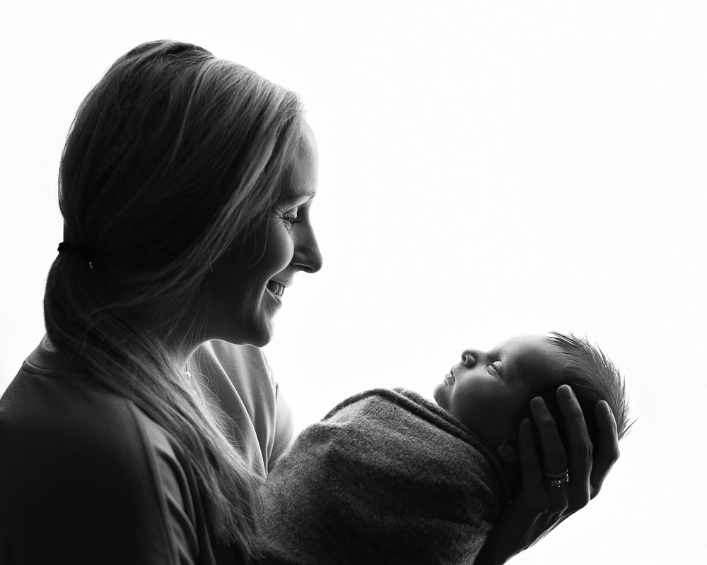 Professional newborn photo with mom - black and white