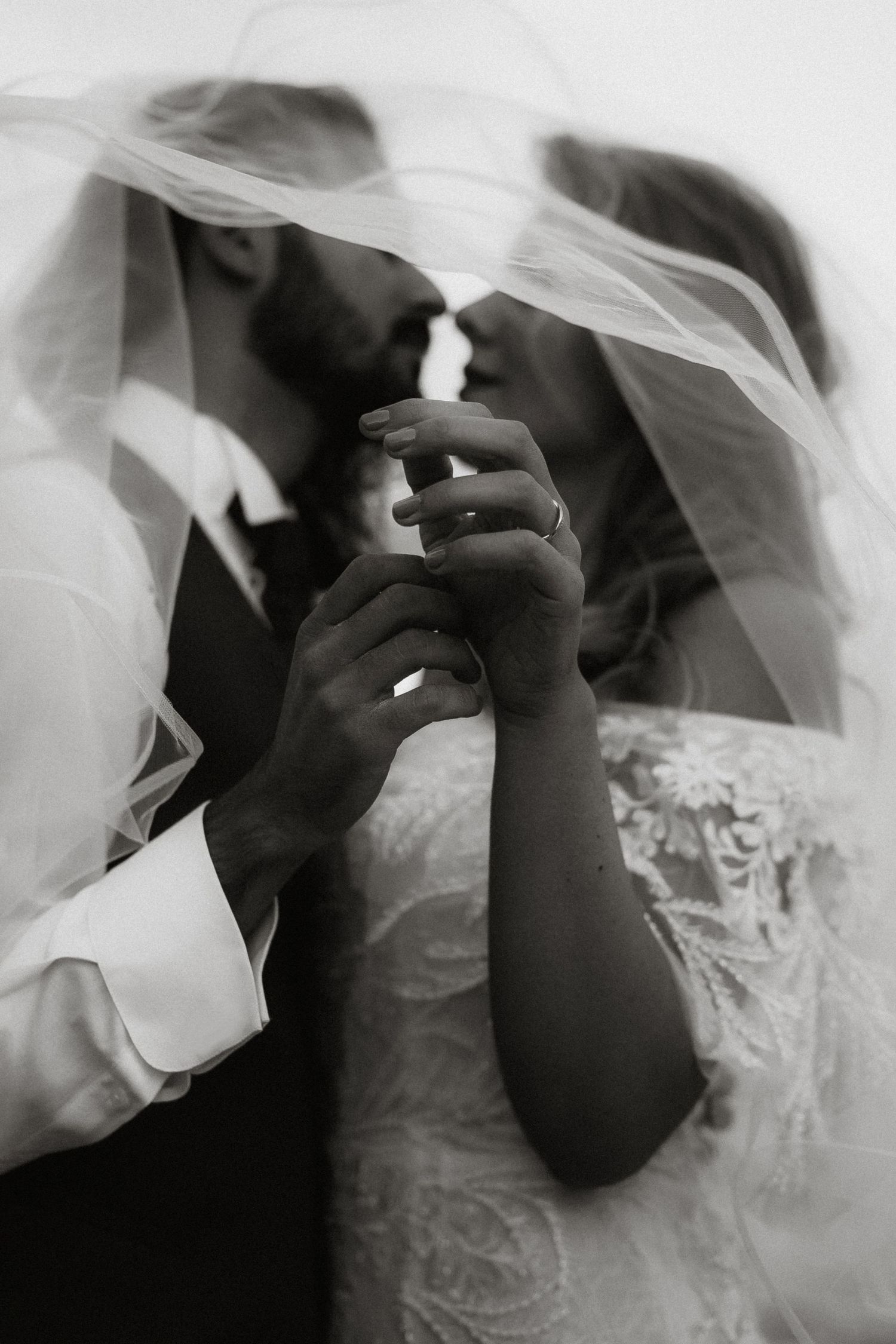 Puglia - couple - prematrimoniale - sessione di coppia - natura - mare - spiaggia- wedding photographer - matrimonio
