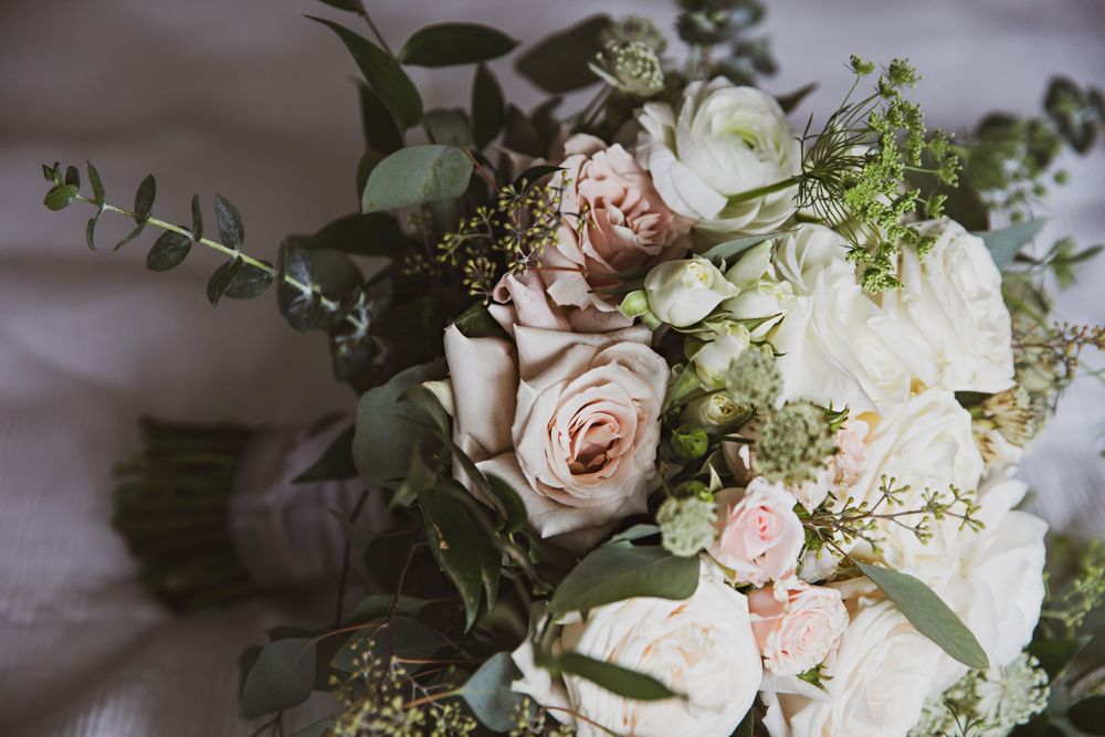 Cute and quirky little wedding in Schomberg and Arlington Estate by photographer Shawn Van Daele