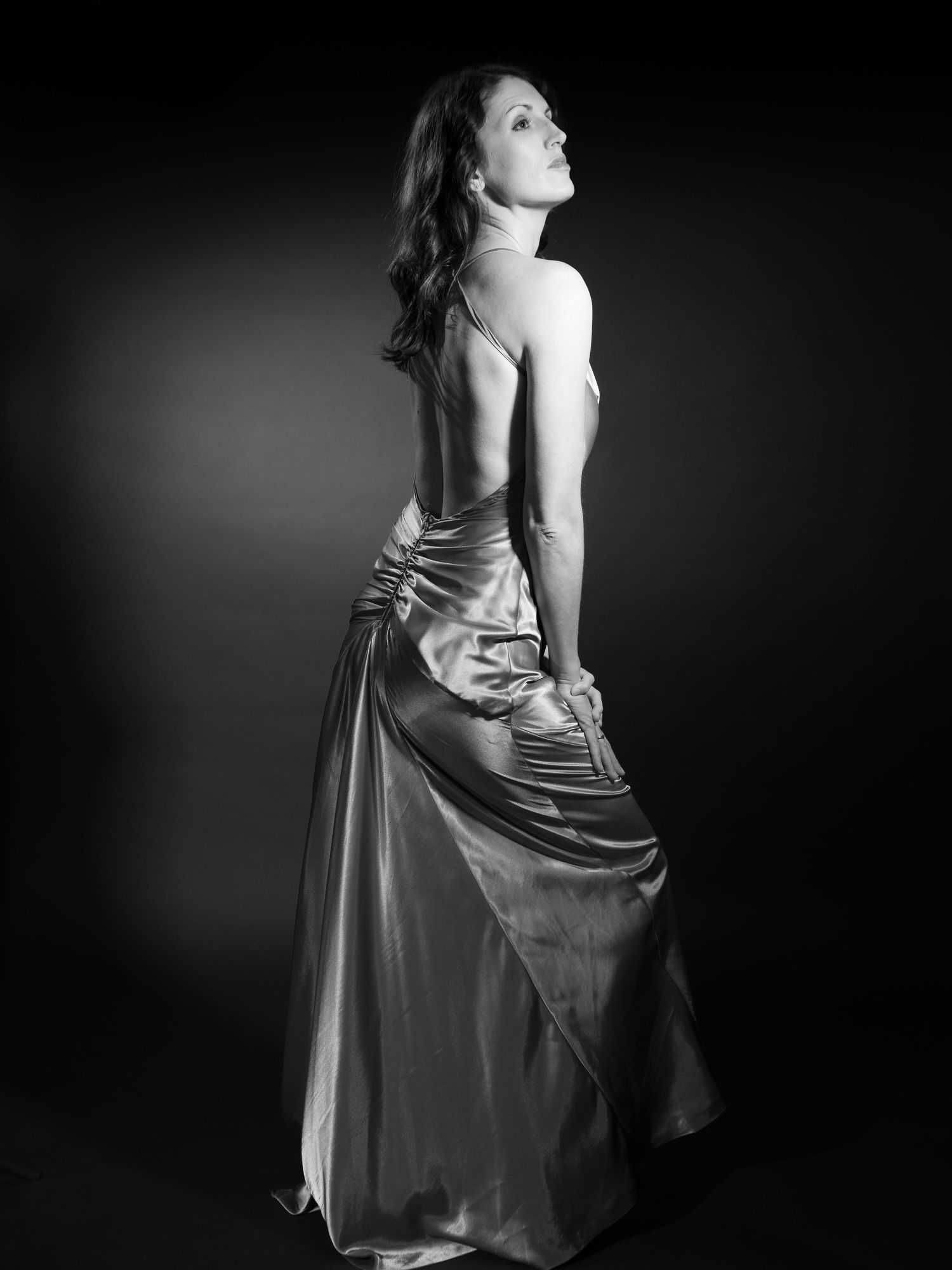 Retro portrait in black and white inspired by the portraits of movie starlets from the golden age of Hollywood.