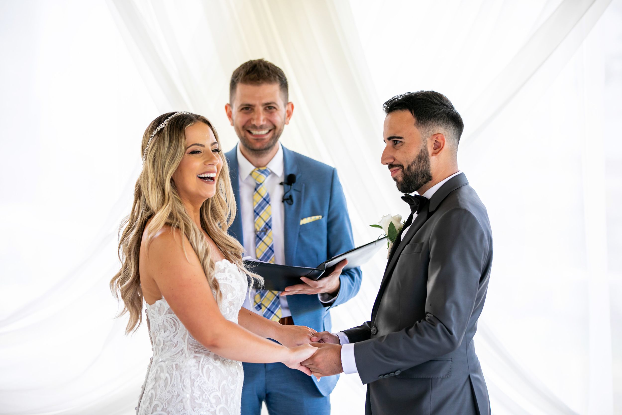 Cute and quirky little wedding in Schomberg and Arlington Estate by photographer Shawn Van Daele