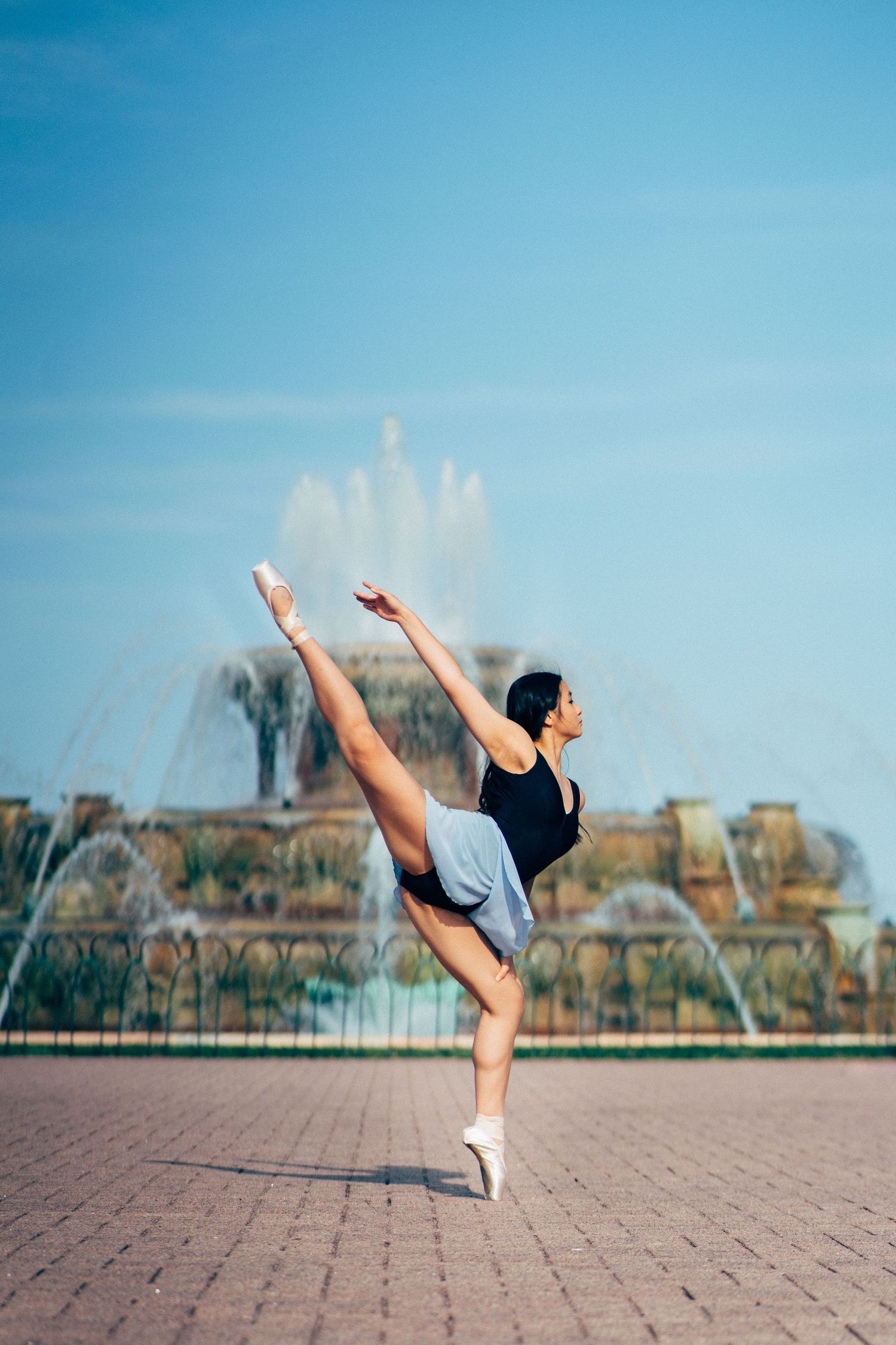 chicago dance photography ballerina photoshoot buckingham fountain