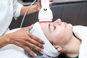 schoonheidsspecialist salon behandeling bij Birense Fotografie