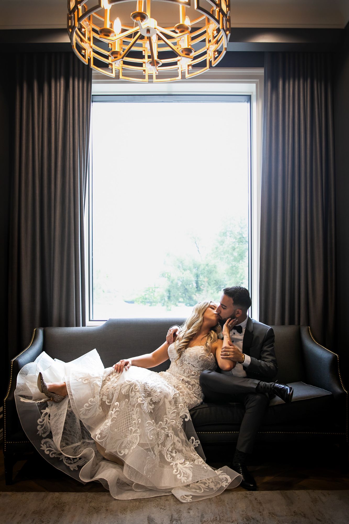 Cute and quirky little wedding in Schomberg and Arlington Estate by photographer Shawn Van Daele