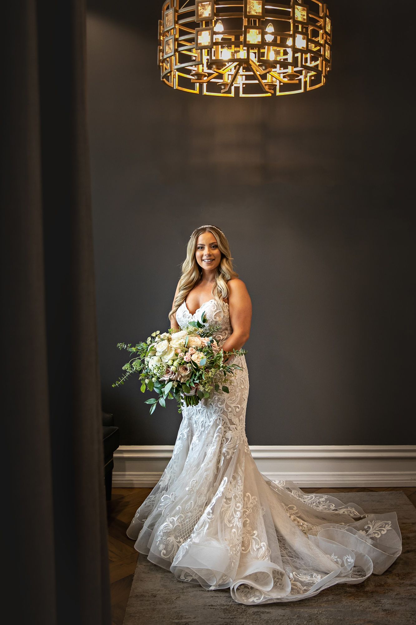 Cute and quirky little wedding in Schomberg and Arlington Estate by photographer Shawn Van Daele