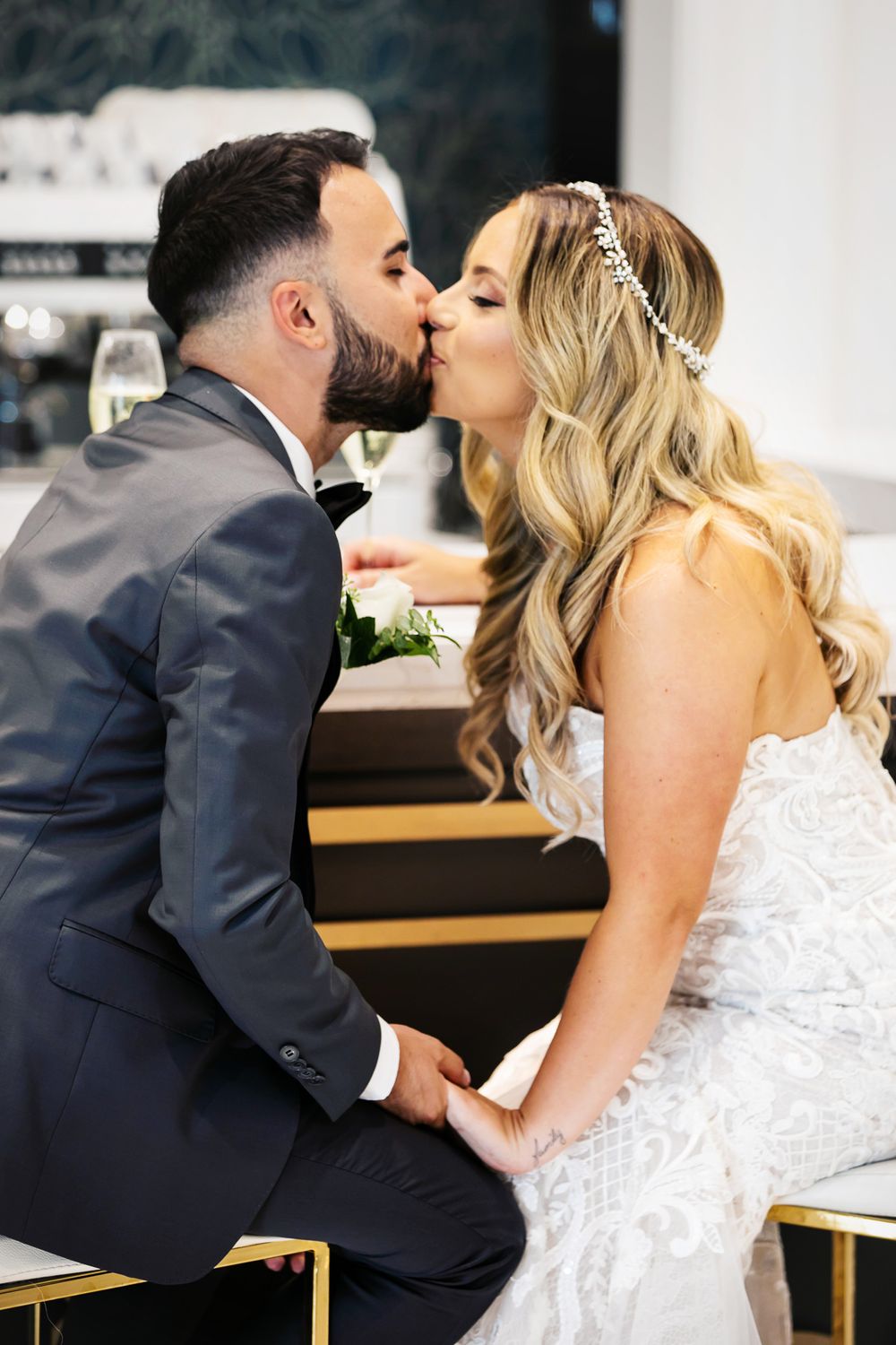 Cute and quirky little wedding in Schomberg and Arlington Estate by photographer Shawn Van Daele