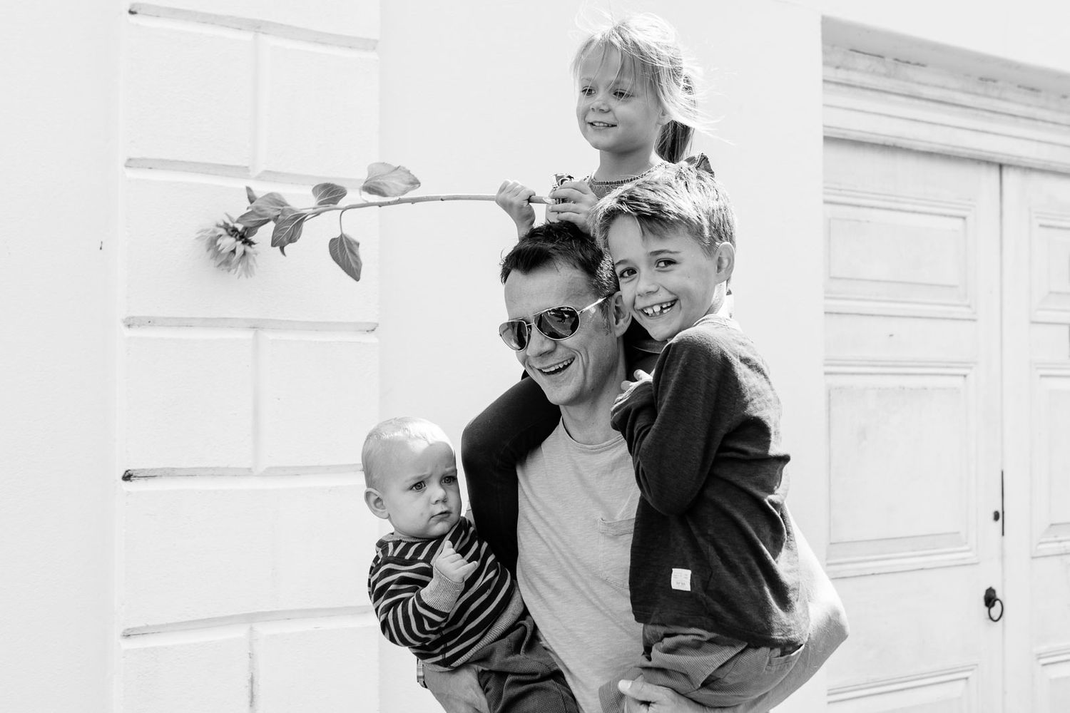 natural black and white family photography in Totnes