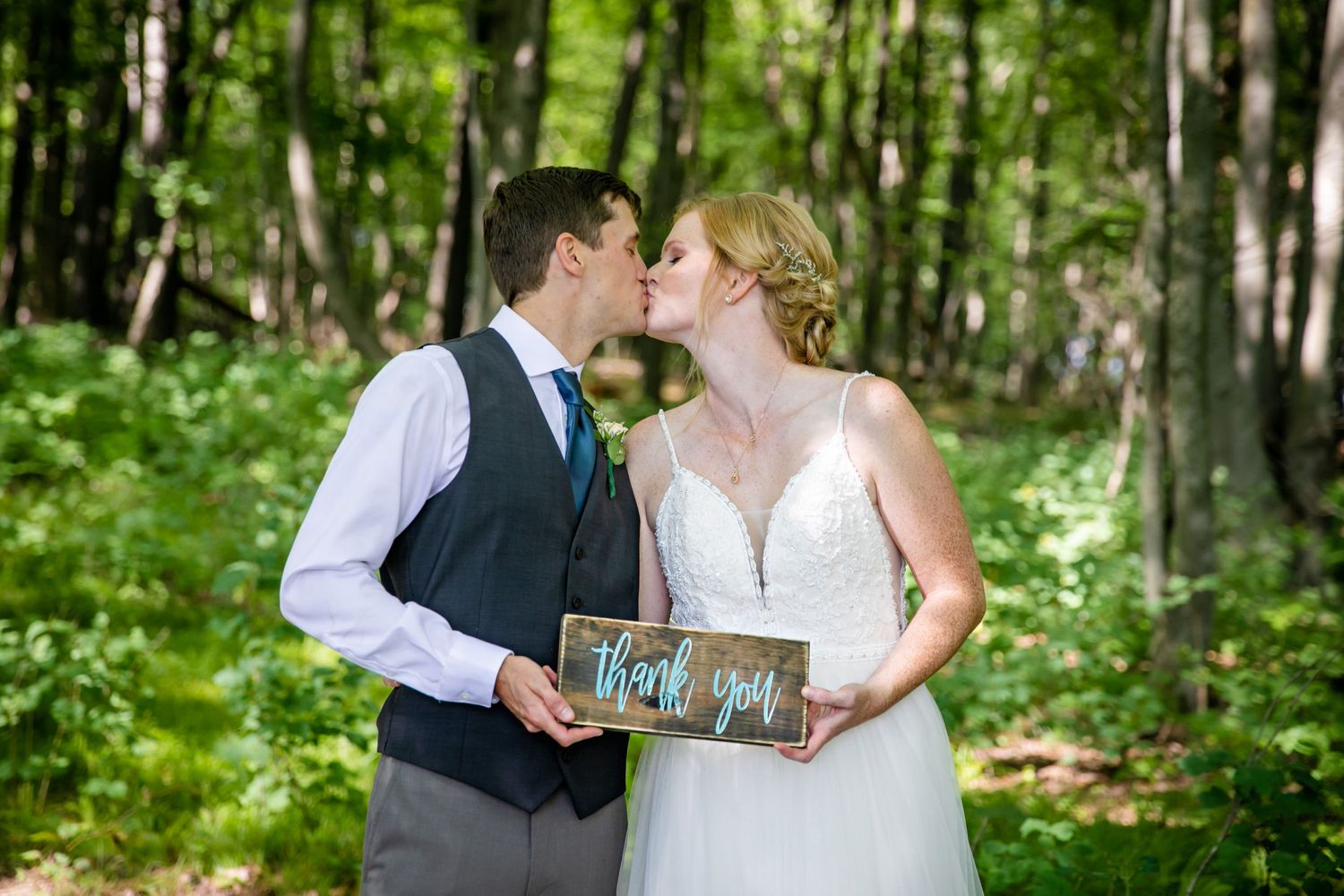 Charming rustic backyard wedding in Mount Brydges Ontario by London photographer Shawn Van Daele