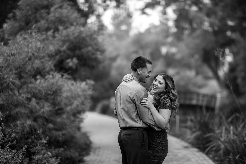 rebecca skidgel photography uc davis arboretum five reason should engagement shoot session couple love romantic fun kiss
