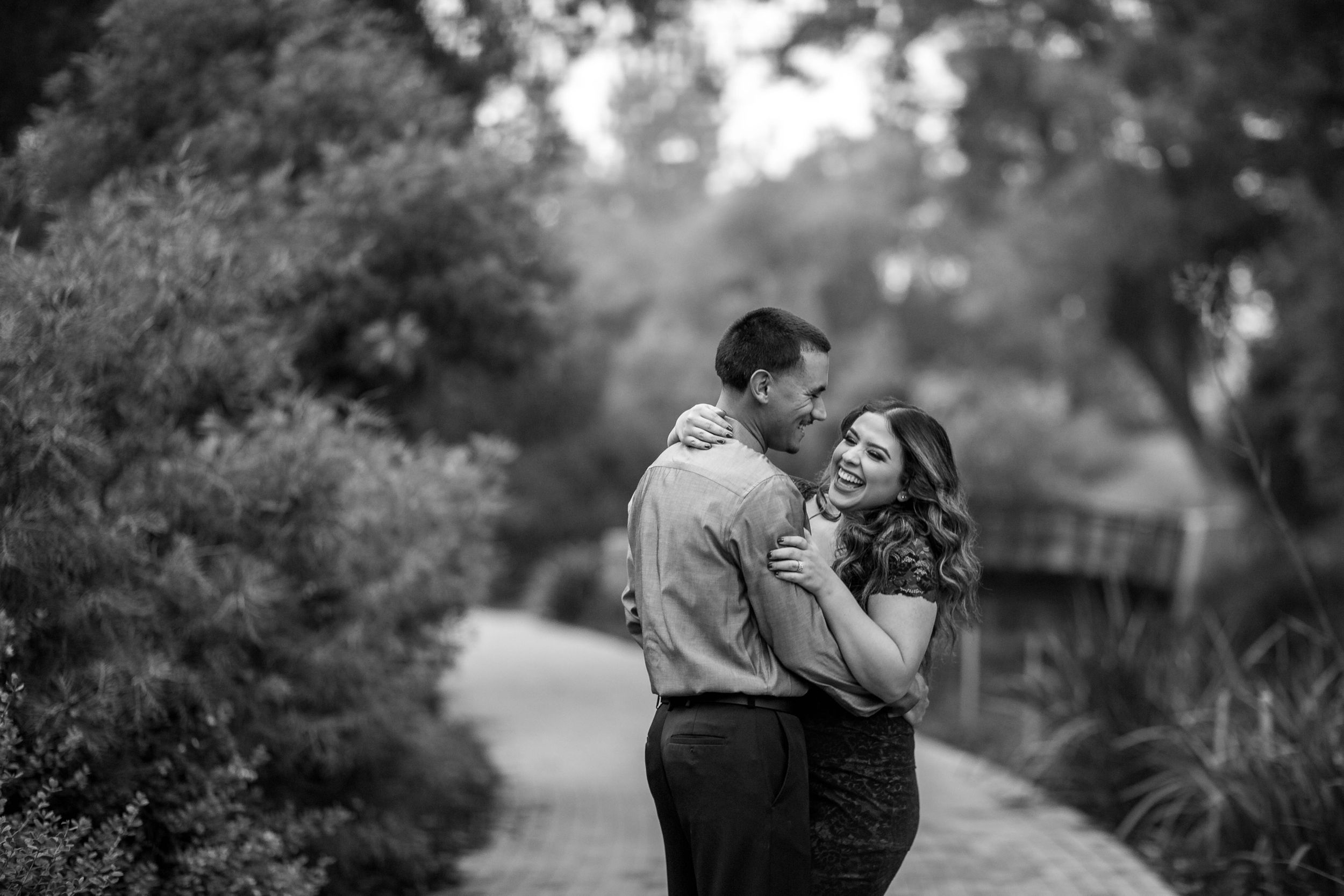 rebecca skidgel photography uc davis arboretum five reason should engagement shoot session couple love romantic fun kiss