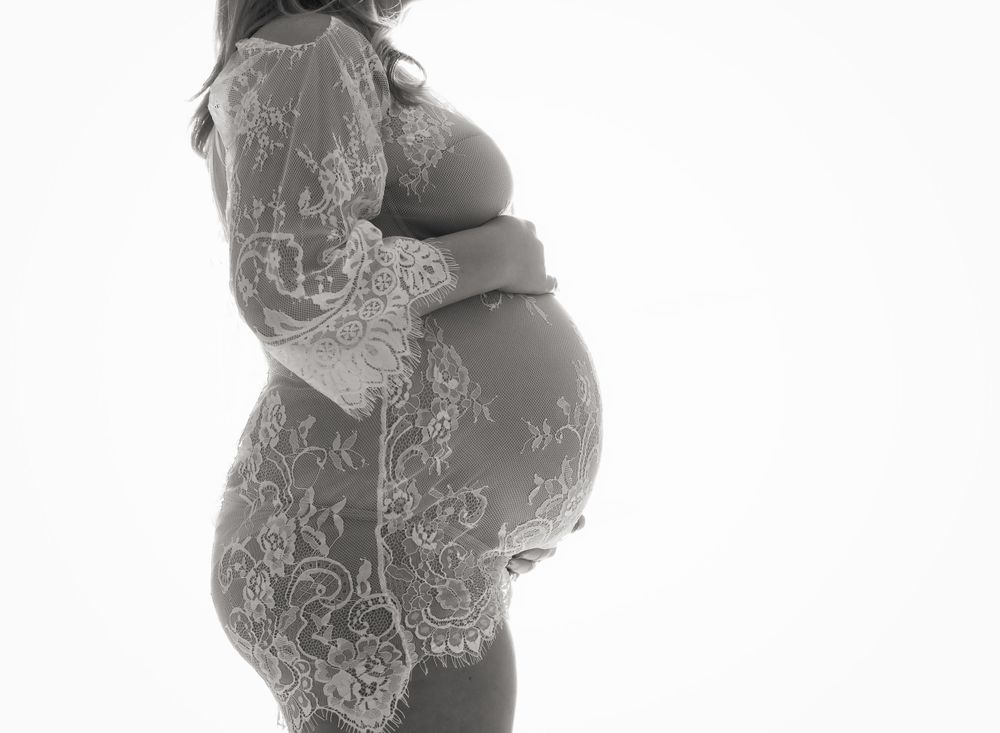 austin maternity photos fine art pregnancy photos by Valerie Kay Photography profile baby bump photo