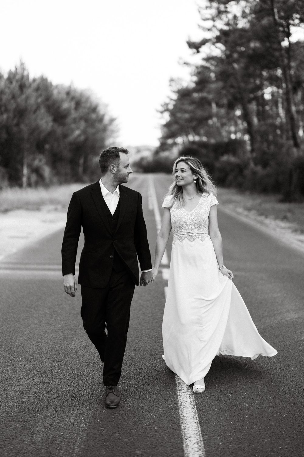 photo de couple, photos des mariés, séance photos post mariage, tenues de mariés, amour, été, sunset, coucher de soleil