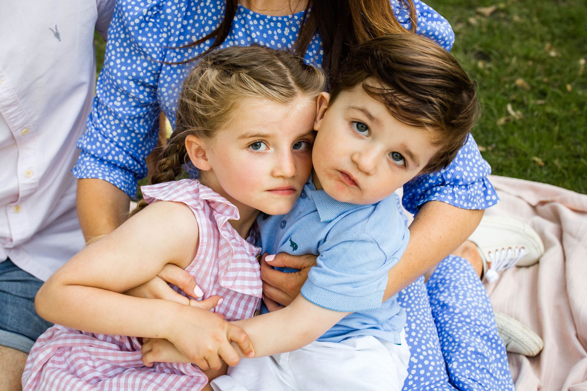 summer family photoshoot in Victoria Park