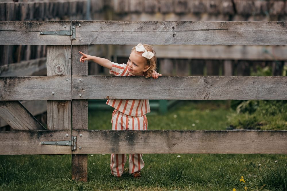 country girl in Tasmania by family photographer Joss Jensen