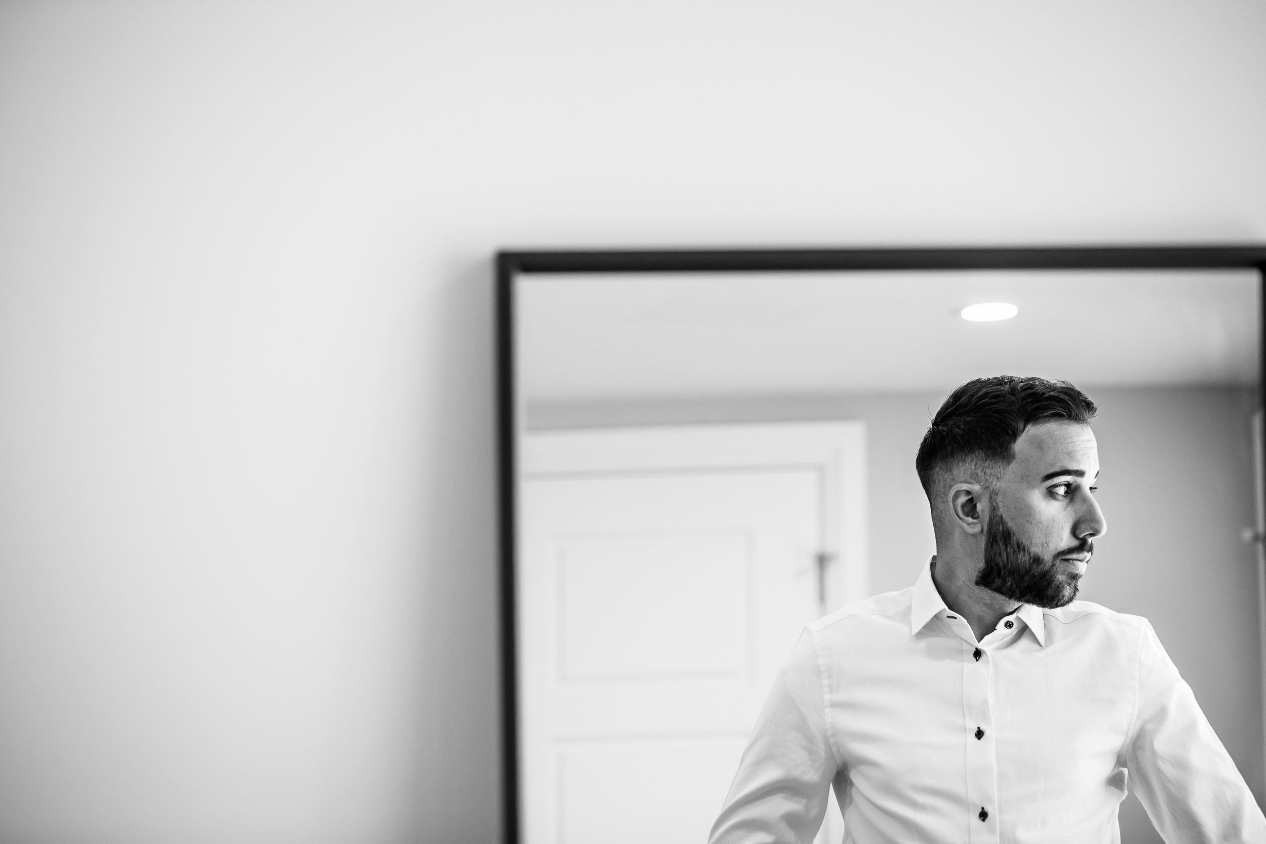 Cute and quirky little wedding in Schomberg and Arlington Estate by photographer Shawn Van Daele