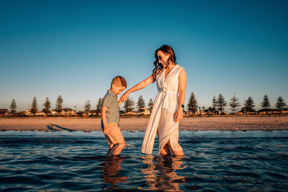 Best photographer adelaide epic beach sunset motherhood family photography south Australia