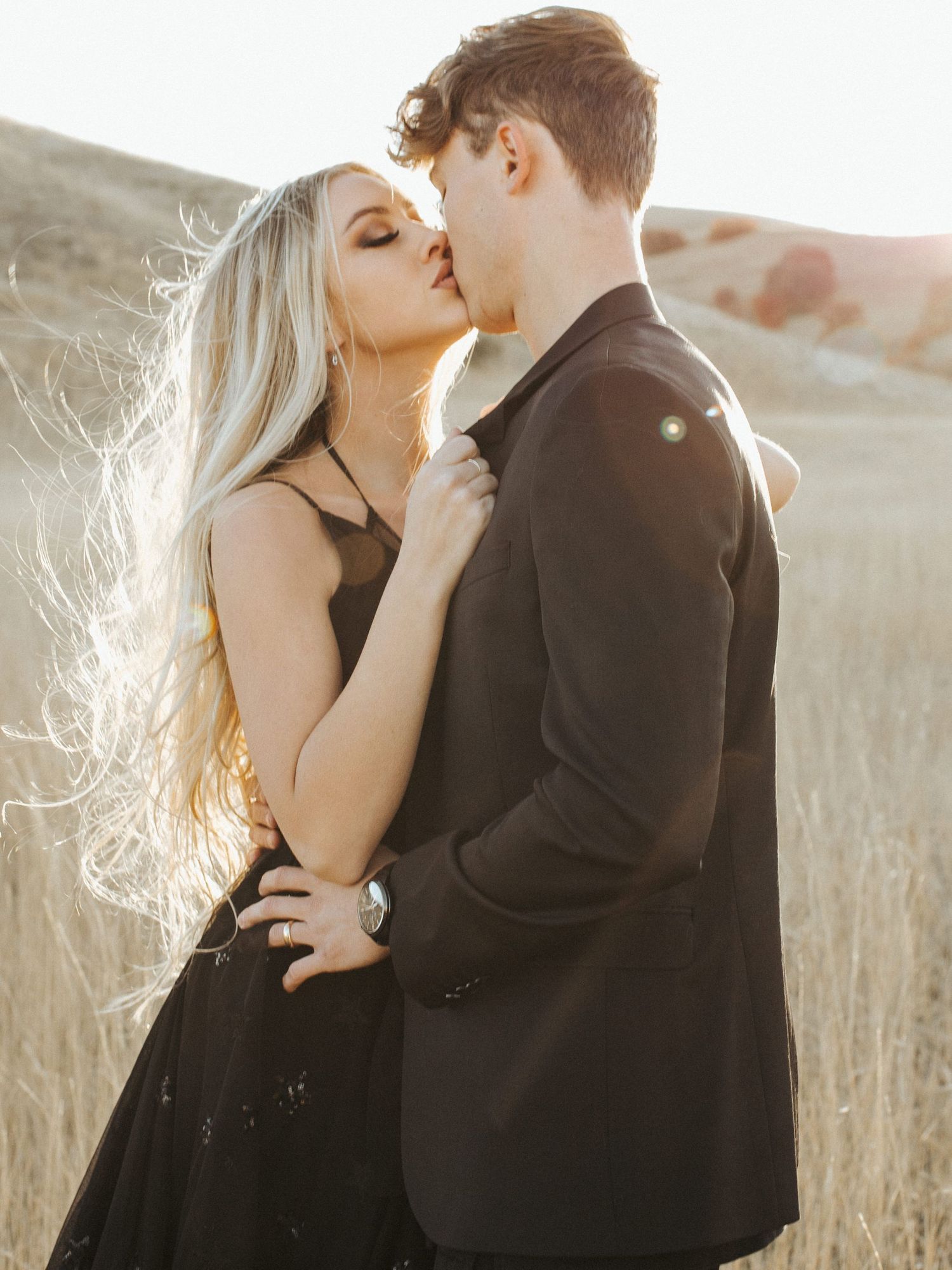 sunrise utah mountains couple shoot black all black outfit inspiration posing utah elopement photographer