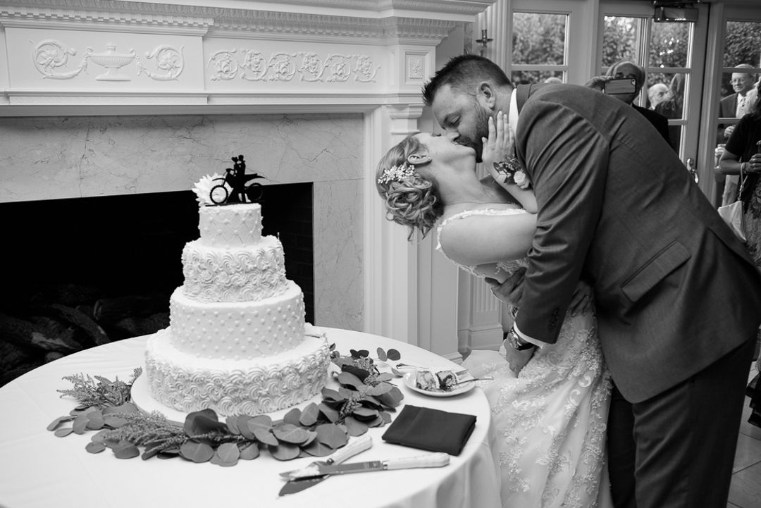 Wyndgate Country Club Wedding photography by detroit area photographer lovett hall HF events planterra inn st john's dia