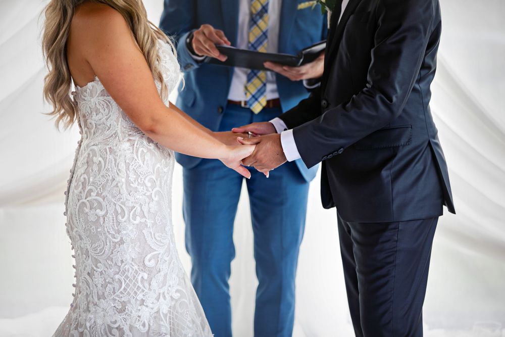 Cute and quirky little wedding in Schomberg and Arlington Estate by photographer Shawn Van Daele
