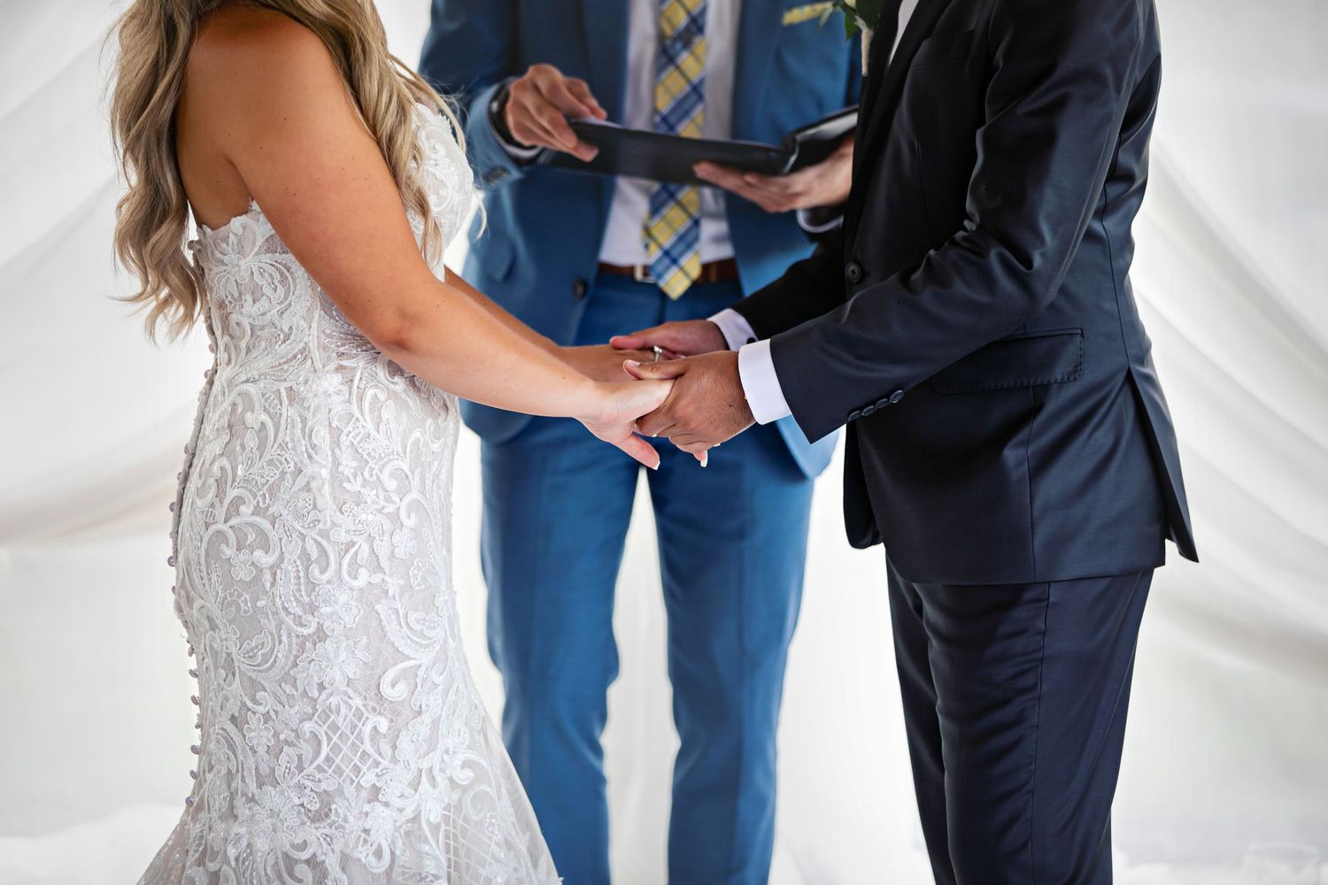 Cute and quirky little wedding in Schomberg and Arlington Estate by photographer Shawn Van Daele