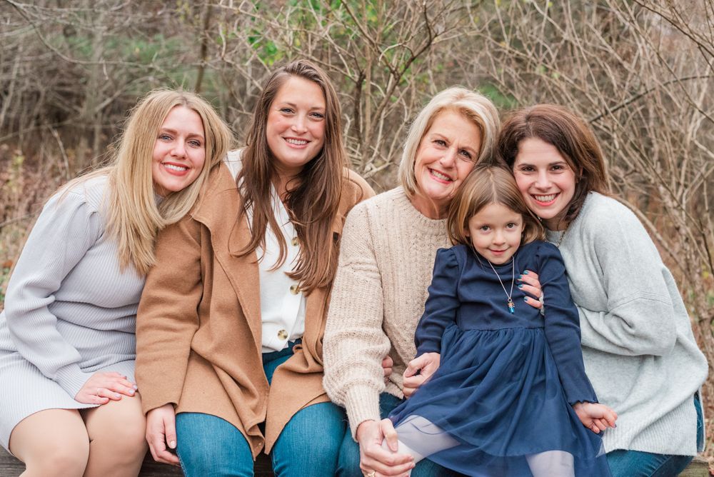 Generational family shoot in winter in Pittsburgh, Pennsylvania