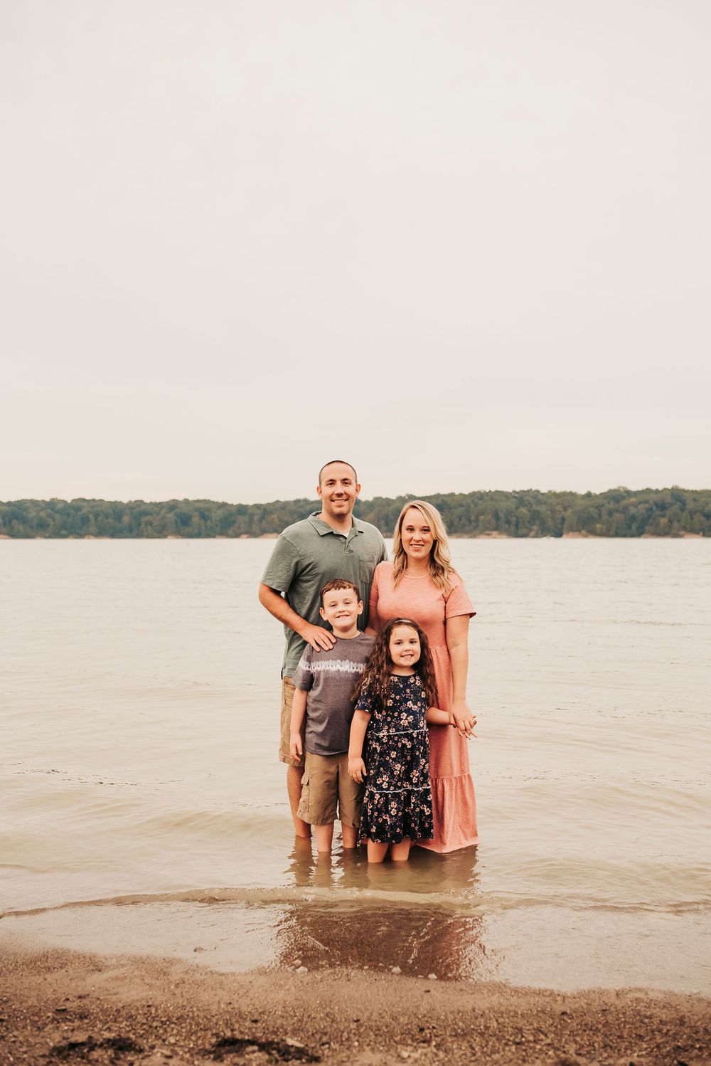beautiful family gets in the water at Caesar creek lake