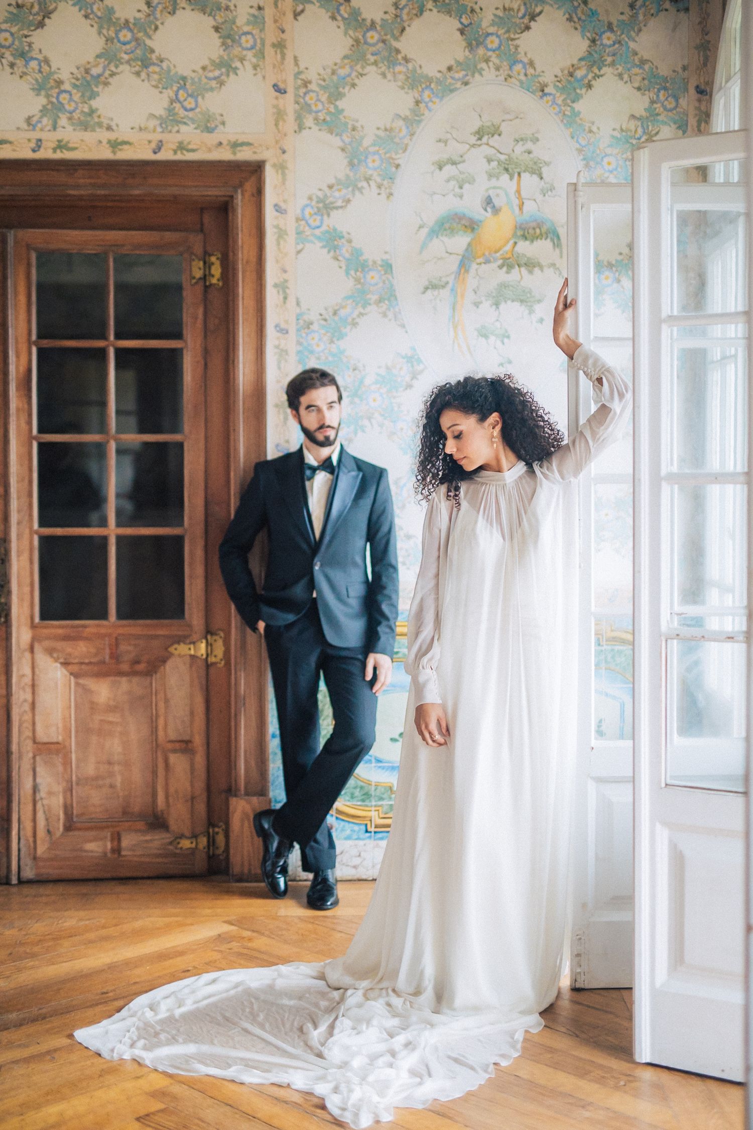 Editorial styled photo-shoot at Casa dos Penedos, a wedding venue from Penha Longa Catering. captured by a Portugal wedding photographer.