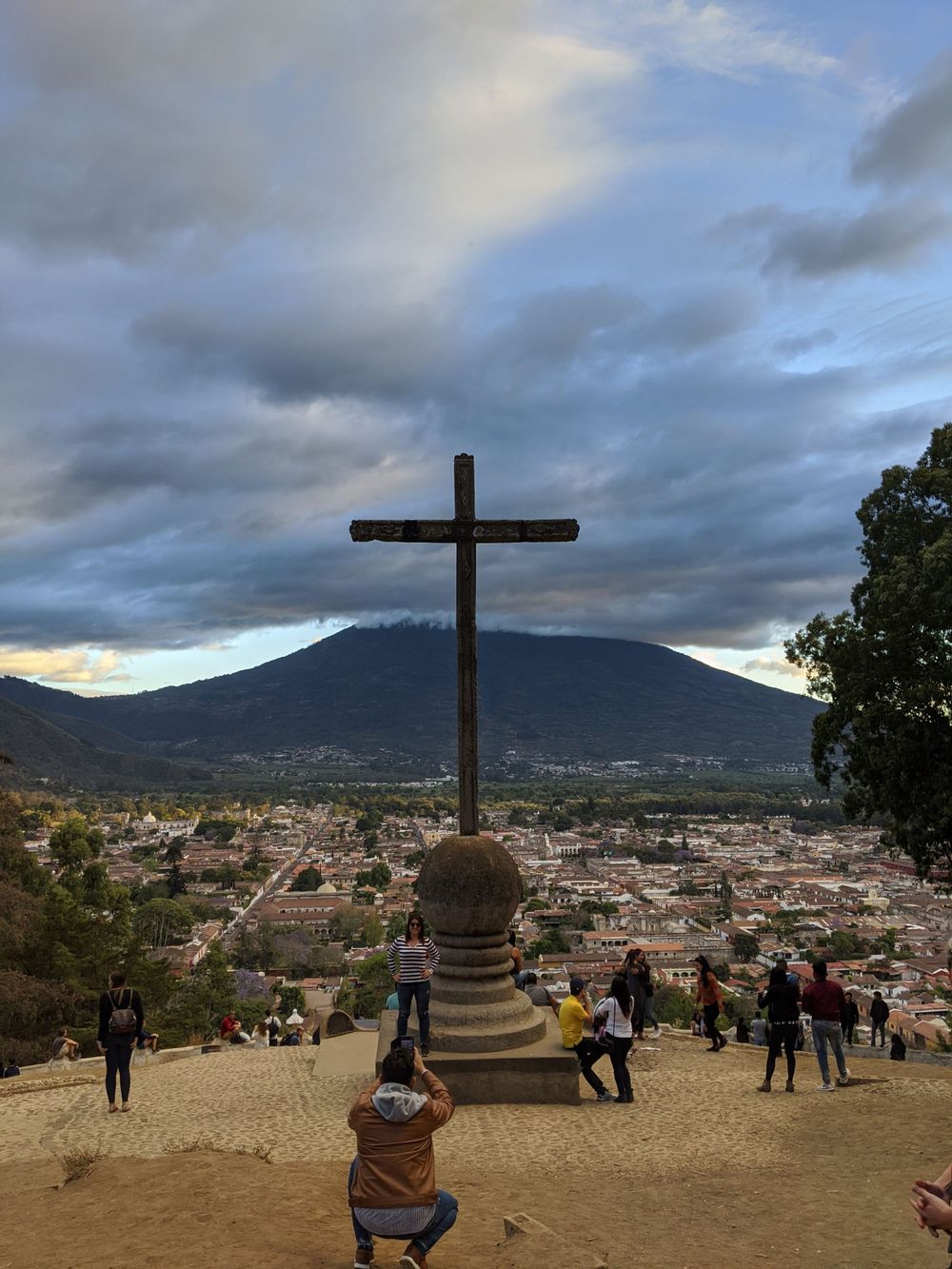 Antigua-Guatemala-Cross-Christ-Pretty-mountain