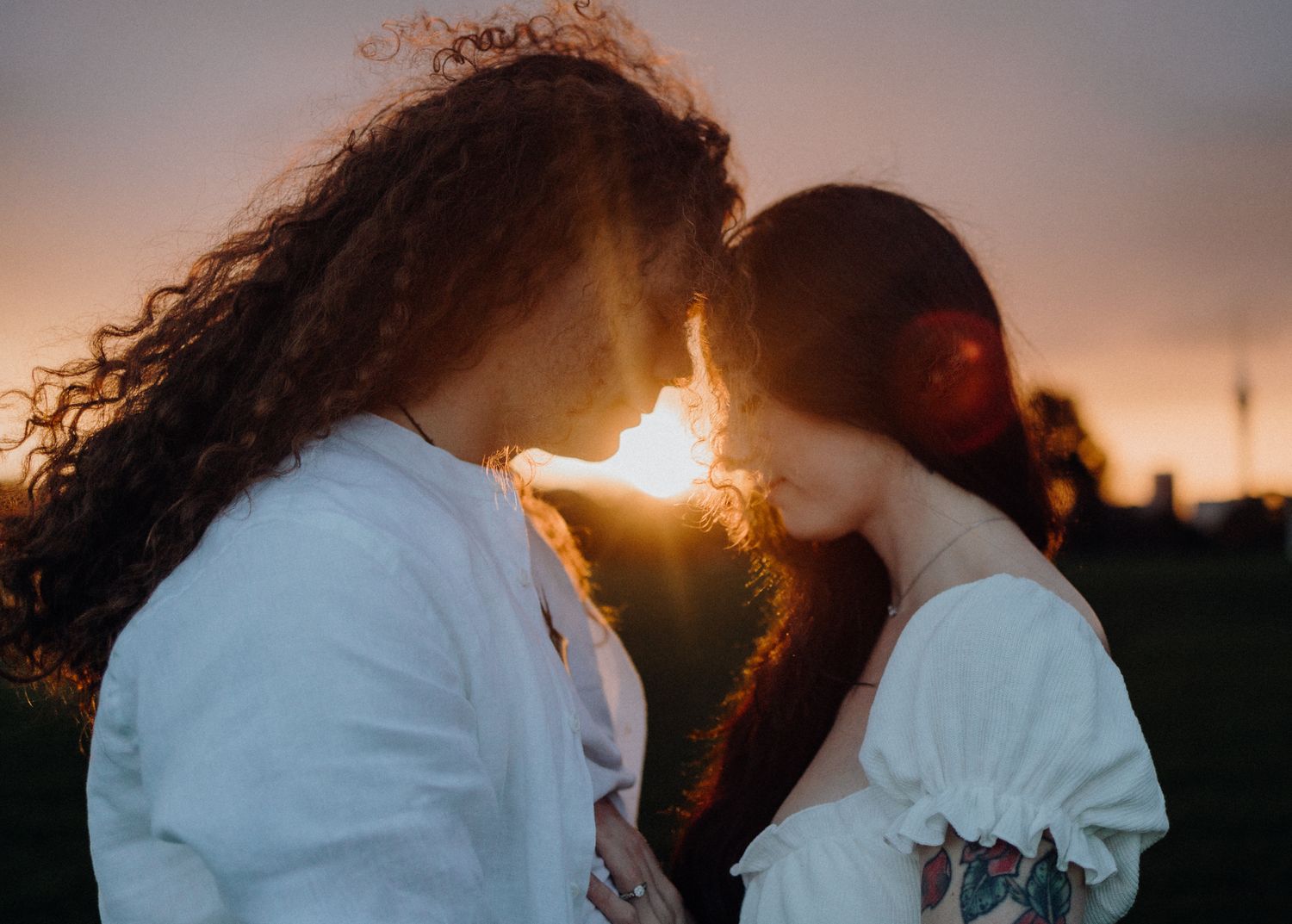 Couple's engagement shoot at sunset in Auckland Museum with Apertured Media-Auckland Wedding Photographer