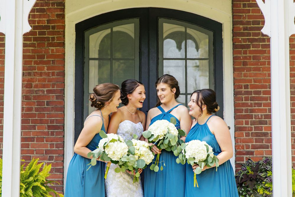 Rustic Farmhouse Backyard Wedding Photos by London Ontario Photographer Shawn Van Daele