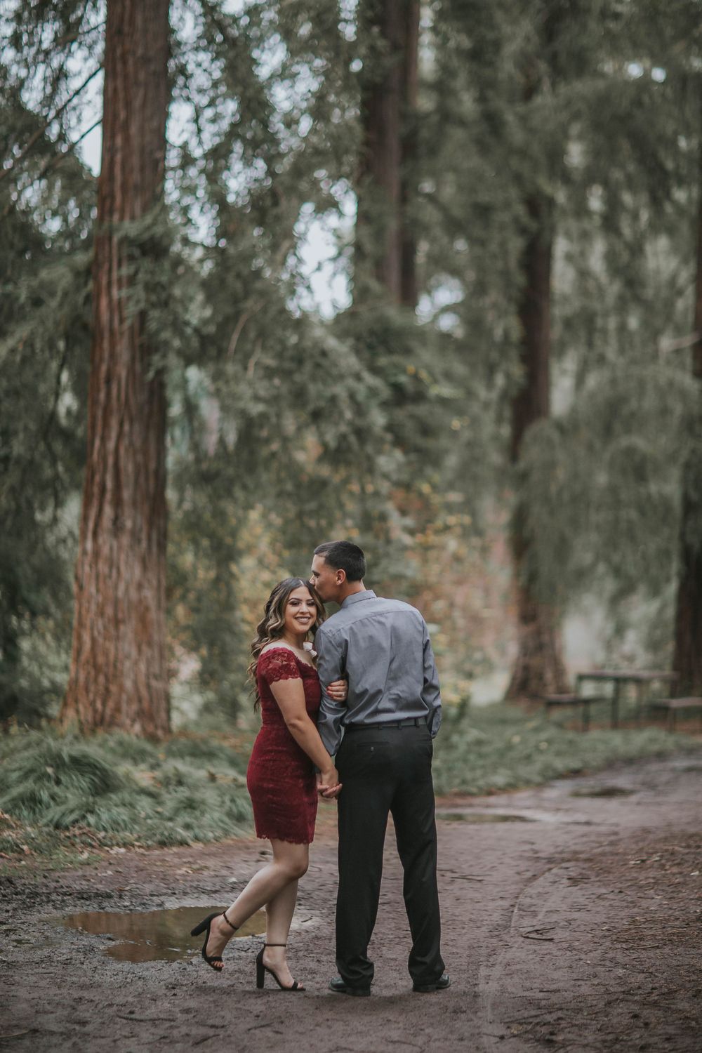 rebecca skidgel photography uc davis arboretum five reason should engagement shoot session couple love romantic fun kiss