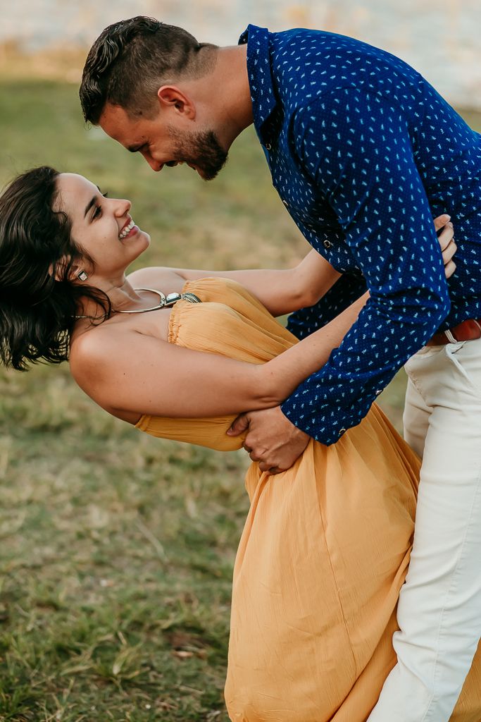 engagement photos in Cuba