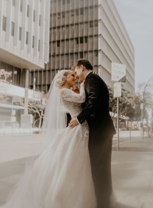 bride and groom in downtown los angeles