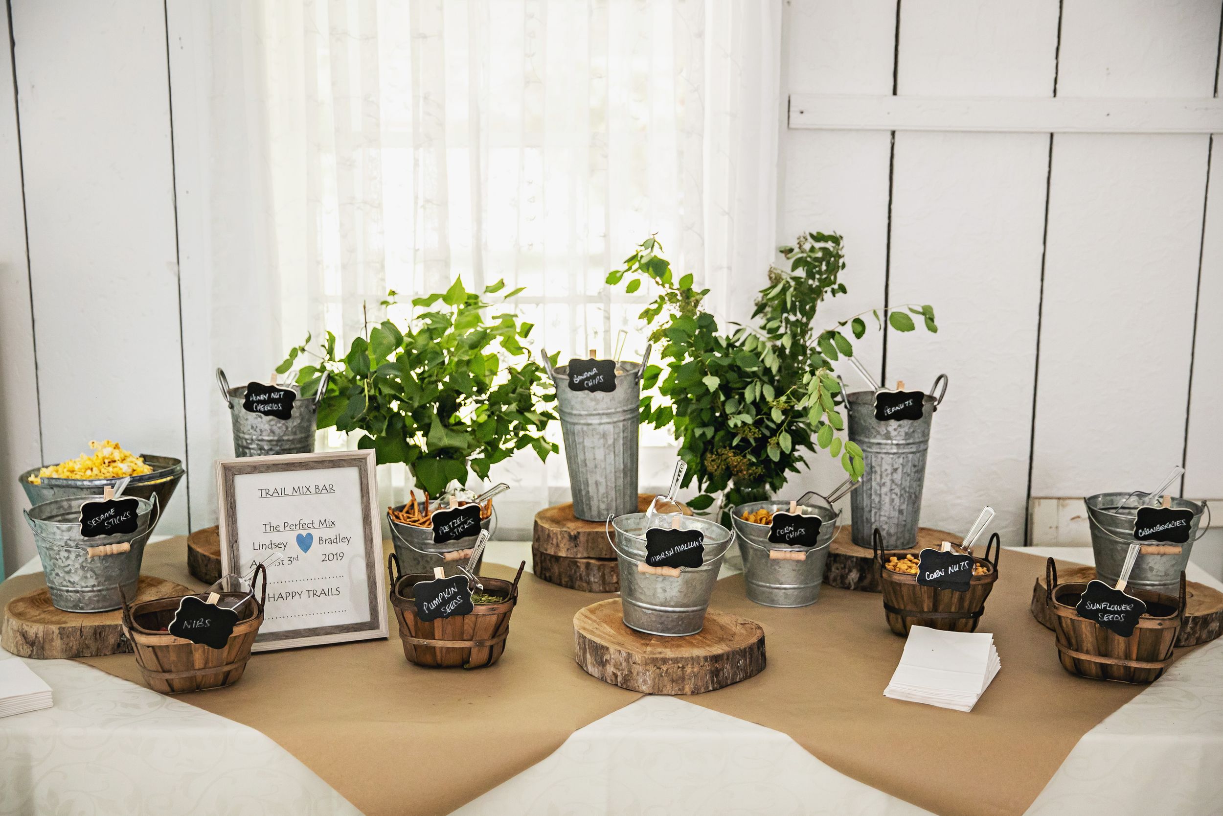 Rustic Farmhouse Backyard Wedding Photos by London Ontario Photographer Shawn Van Daele
