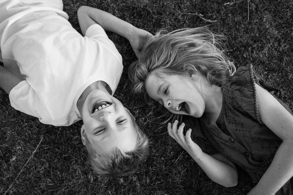 Outdoor family sibling kids photographer auckland