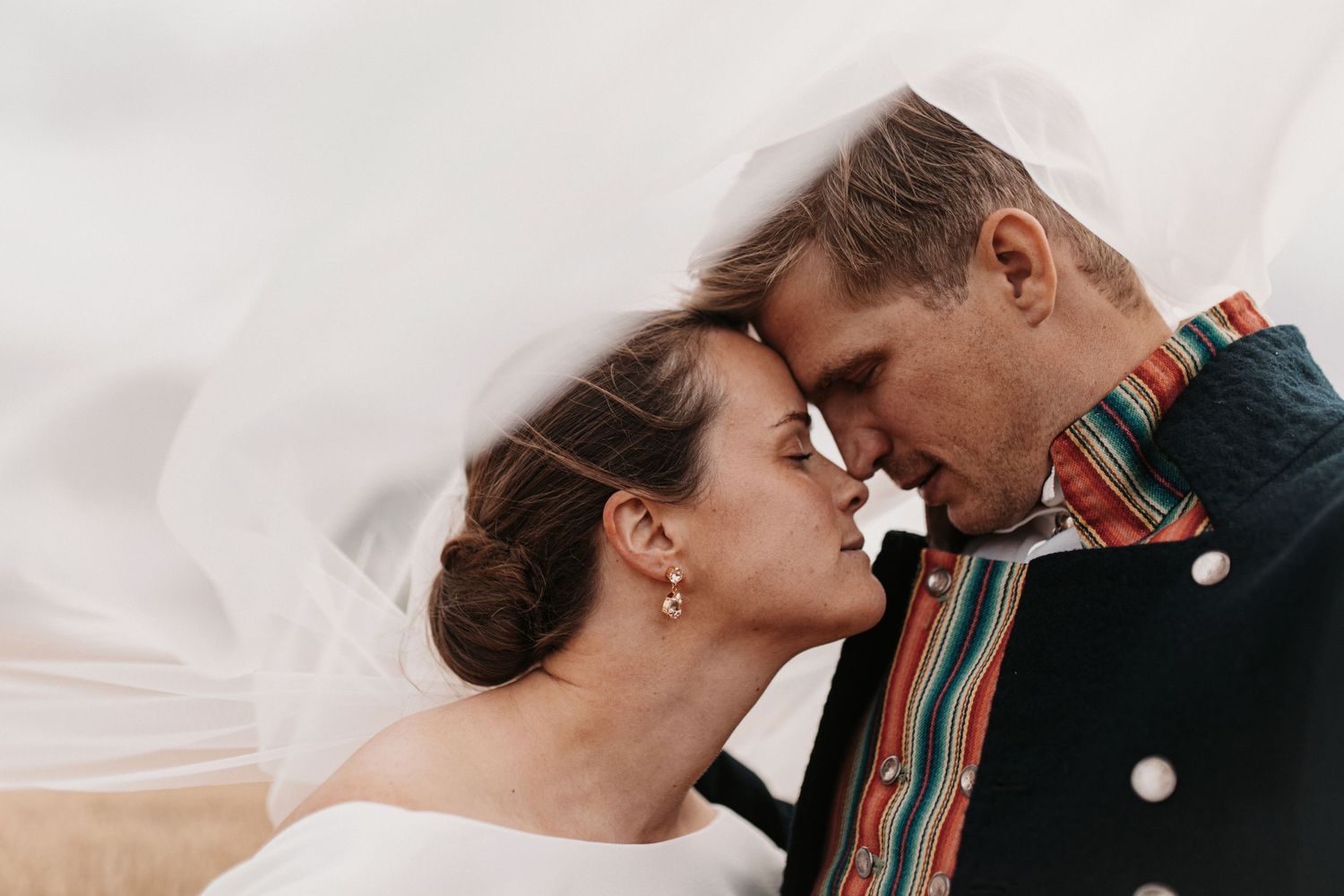 bryllupsfotograf melhus, Bryllupsfotograf Malin Berdal, Bryllupsfotograf Trøndelag