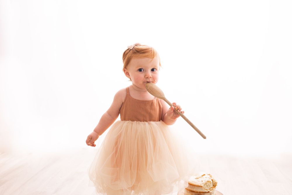 newborn baby maternity first birthday cakesmash photoshoot Dorset family photographer