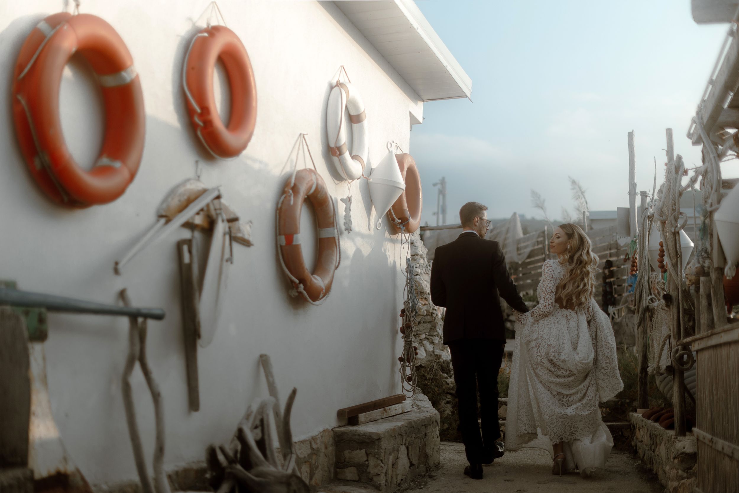 Post wedding - coppia - fuga d'amore - mare - spiaggia - scambio di promesse - Puglia