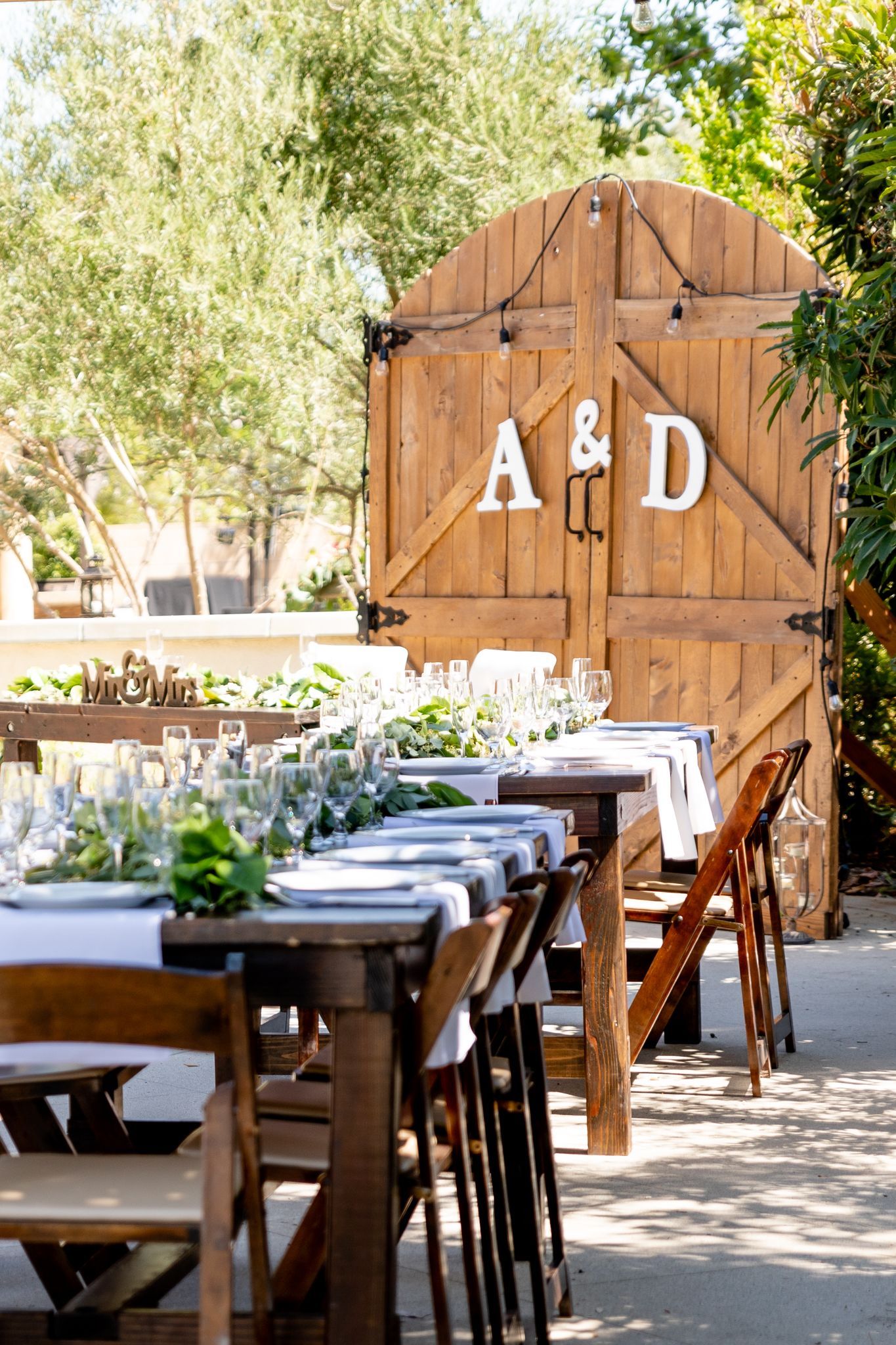 wedding barn doors and table