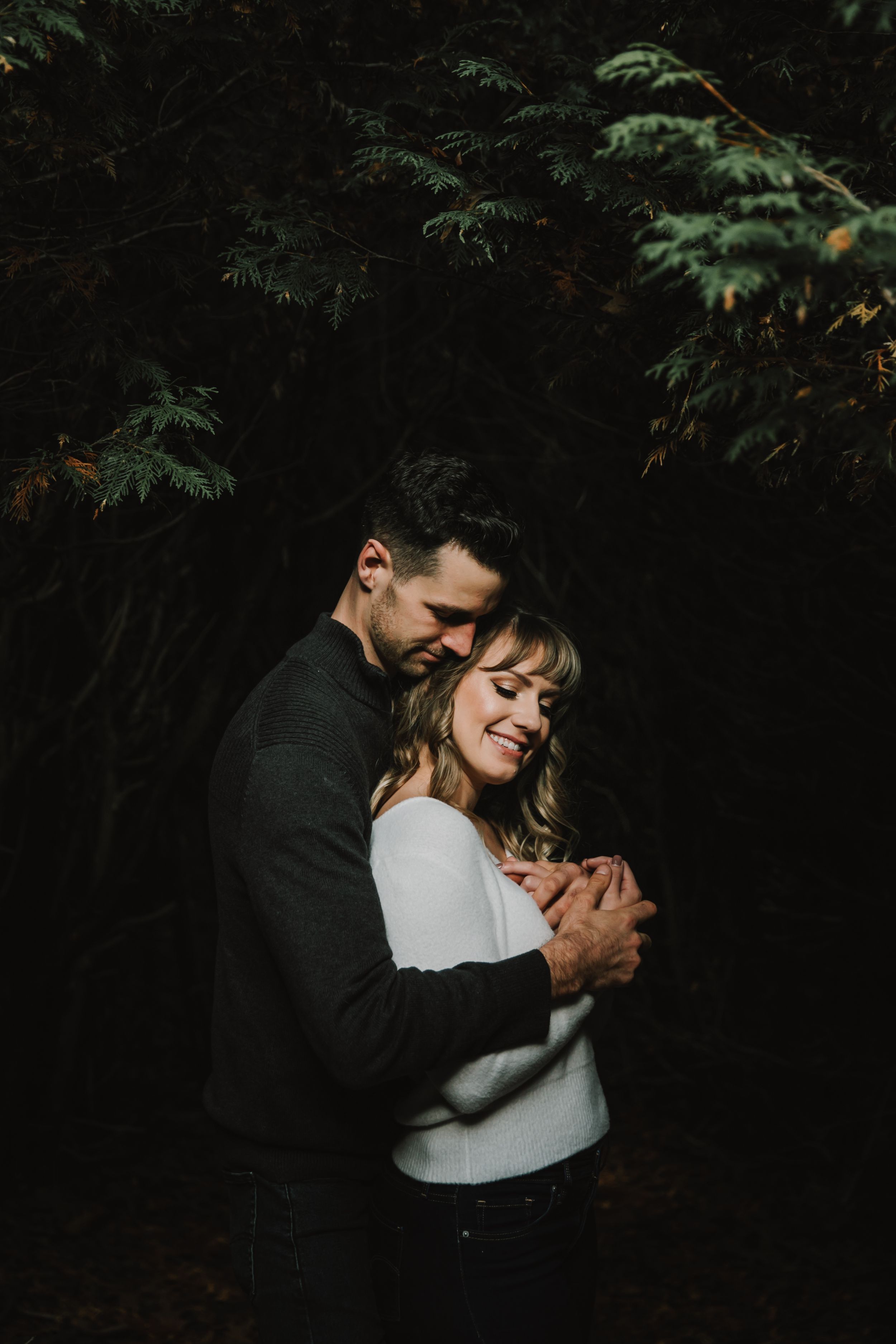 Fall engagement photos at Fanshawe Conservation Area London Ontario by photographer Shawn Van Daele